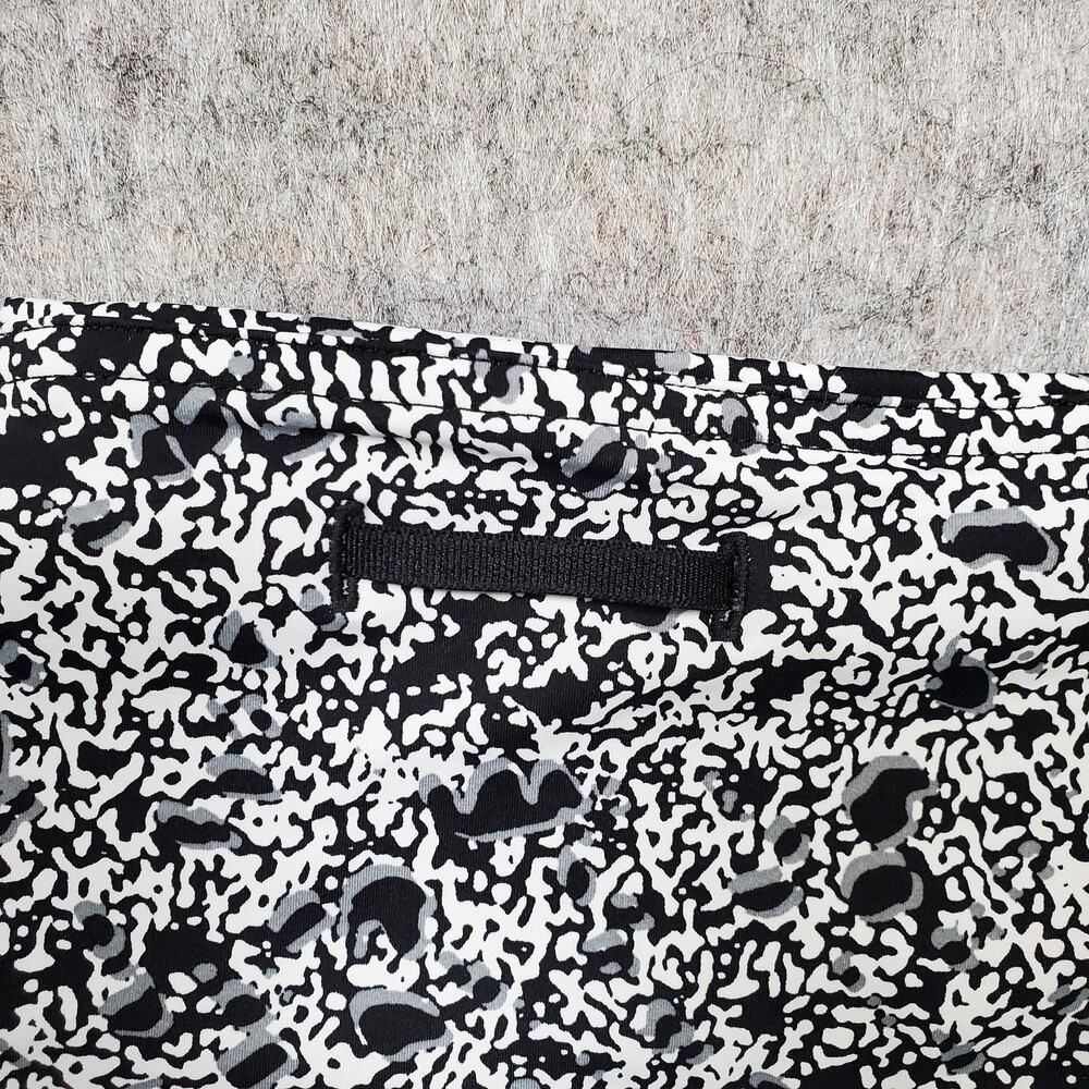 lululemon athletica Black and White Athletic Shorts - Picture 6 of 9